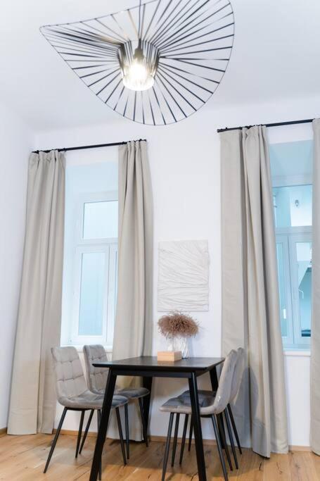 شقة Zentrale & Ruhige 2 Zimmer - 42M² فيينا المظهر الخارجي الصورة